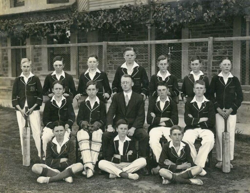 King's Cricket U13 First XI in 1929
